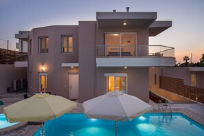 Piscine extérieure, piscine chauffée