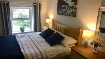 3 slaapkamers, een strijkplank/strijkijzer, wifi, beddengoed