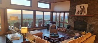 Sky Ridge - 1901 Mountainside Road
Sky Ridge - Stunning Mountain Top Views, Hot Tub
