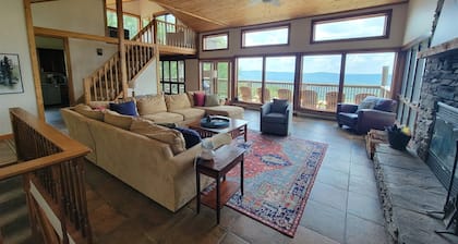 Sky Ridge - 1901 Mountainside Road
Sky Ridge - Stunning Mountain Top Views, Hot Tub