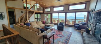 Sky Ridge - 1901 Mountainside Road
Sky Ridge - Stunning Mountain Top Views, Hot Tub