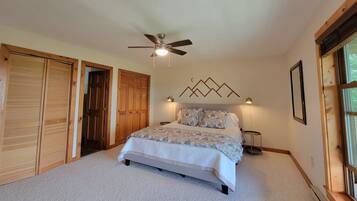 4 bedrooms, free WiFi, bed sheets