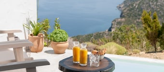 Althea 4* Hotel: Deluxe sea view room with mini pool-hydromassage