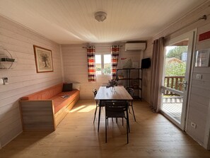 TV, fireplace, DVD player, table football