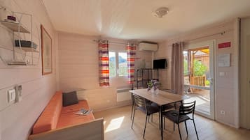 TV, fireplace, DVD player, foosball