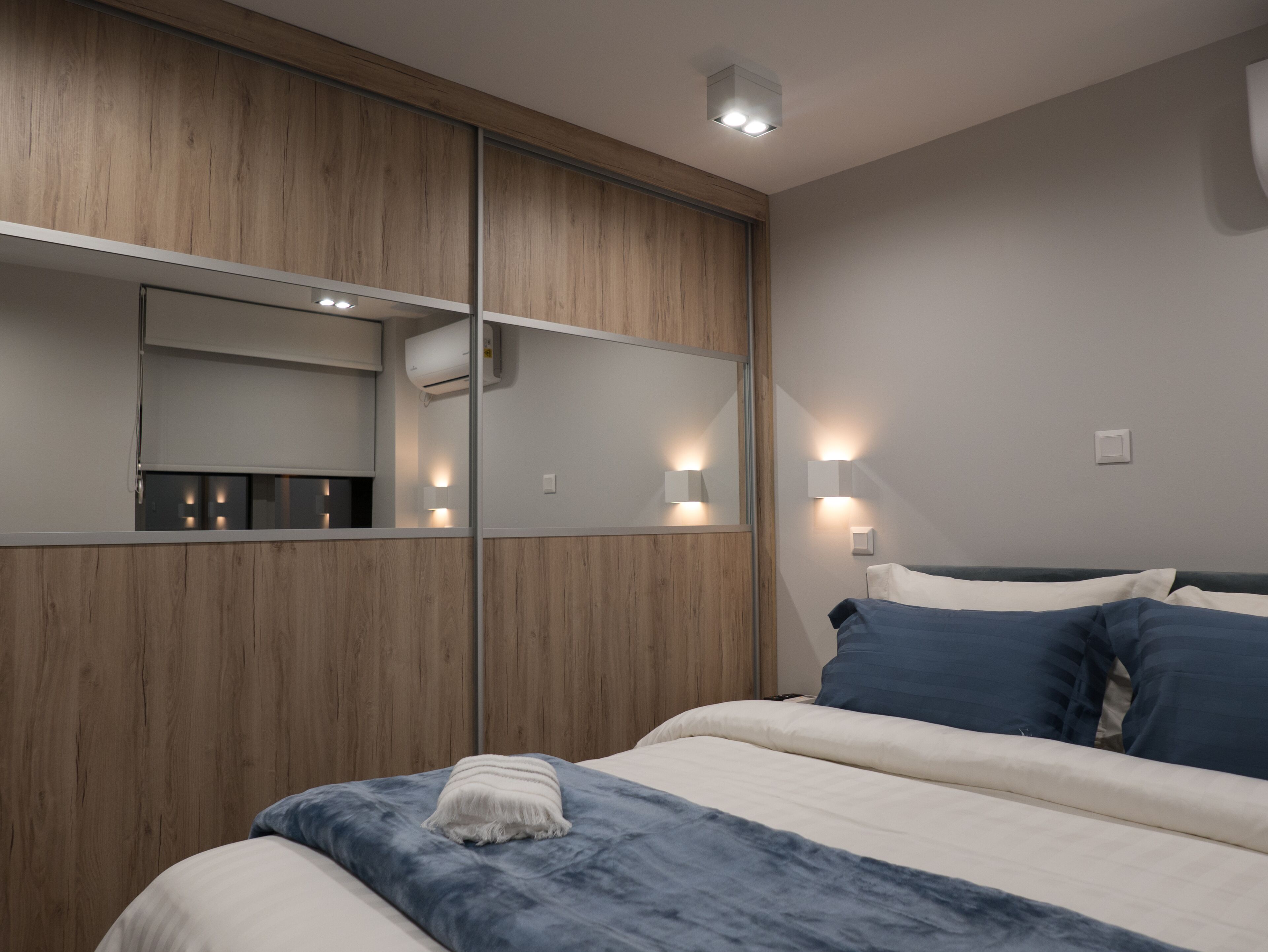 2 bedrooms, in-room safe, soundproofing, iron/ironing board