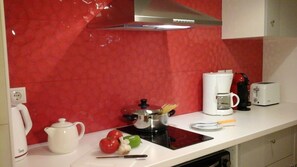 Fridge, microwave, oven, stovetop - Beautiful 77m2 fully renovated apartment for 4 people (Athina)