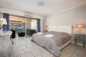 2 bedrooms, in-room safe, iron/ironing board, WiFi - Last floor sea view - 100m Croisette and beaches - 5 min Palais (Cannes)