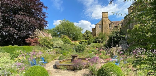 Bard's Nest, zentrale, zugewiesene Parkplätze, 3 Minuten zu Fuß zum Geburtsort