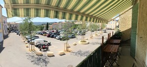 Property grounds - Historic center, with balcony (Manosque)