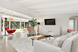 Smart TV, fireplace, computer monitors, printers