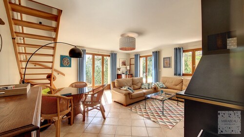 JOLIE VILLA 8 COUCHAGES AVEC PISCINE