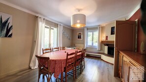 Dining - PRETTY VILLA 8 BEDS WITH SWIMMING POOL (La Bastide-des-Jourdans)