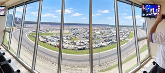 Noleggia un condominio di lusso a 7th Floor a Texas Motor Speedway! Proprio sulla pista!