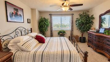 2 bedrooms, WiFi (free), bed sheets
