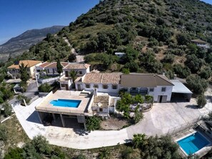 Exterior - Apartment with pool and spectacular views, ideal for families (IZNAJAR)