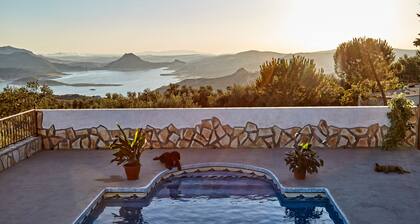 Apartment with pool and spectacular views, ideal for families