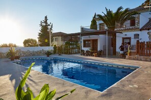 Outdoor pool - Apartment with pool and spectacular views, ideal for families (IZNAJAR)