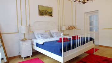 2 Schlafzimmer, Schreibtisch, schallisolierte Zimmer