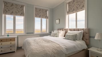 8 bedrooms, iron/ironing board, free WiFi, bed sheets