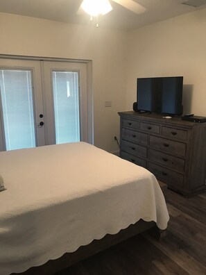 3 bedrooms, iron/ironing board, WiFi, bed sheets - NEW LISTING - Cudjoe Key - Canal with Quick Ocean Access (Cudjoe Key)