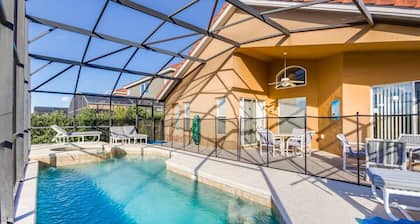 Familienfreundlich. Privater Pool, ein Spielzimmer, kostenloses WLAN.