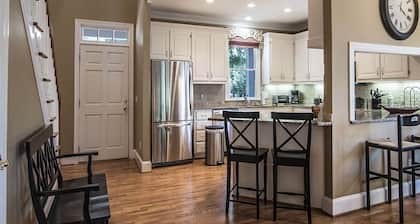 Marina Cottage @ Reynolds On Lake Oconee inside & near Ritz Carlton