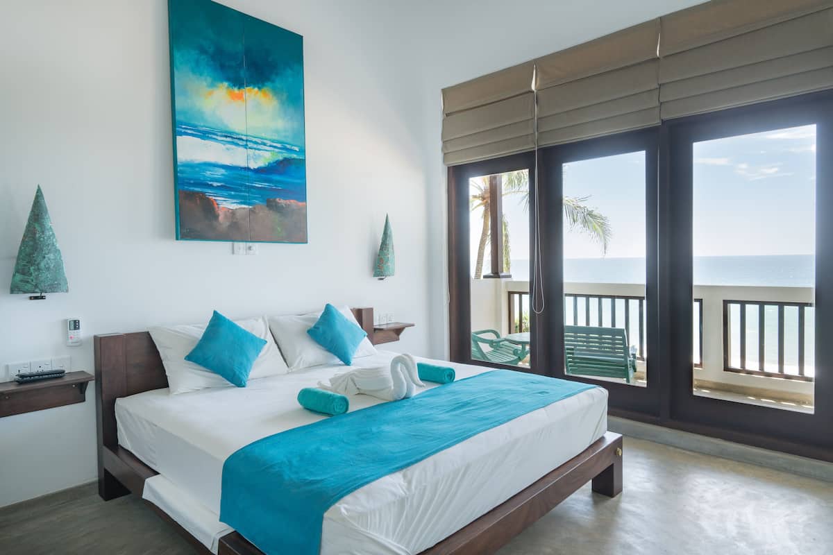 Room, 1 King Bed, Sea View
