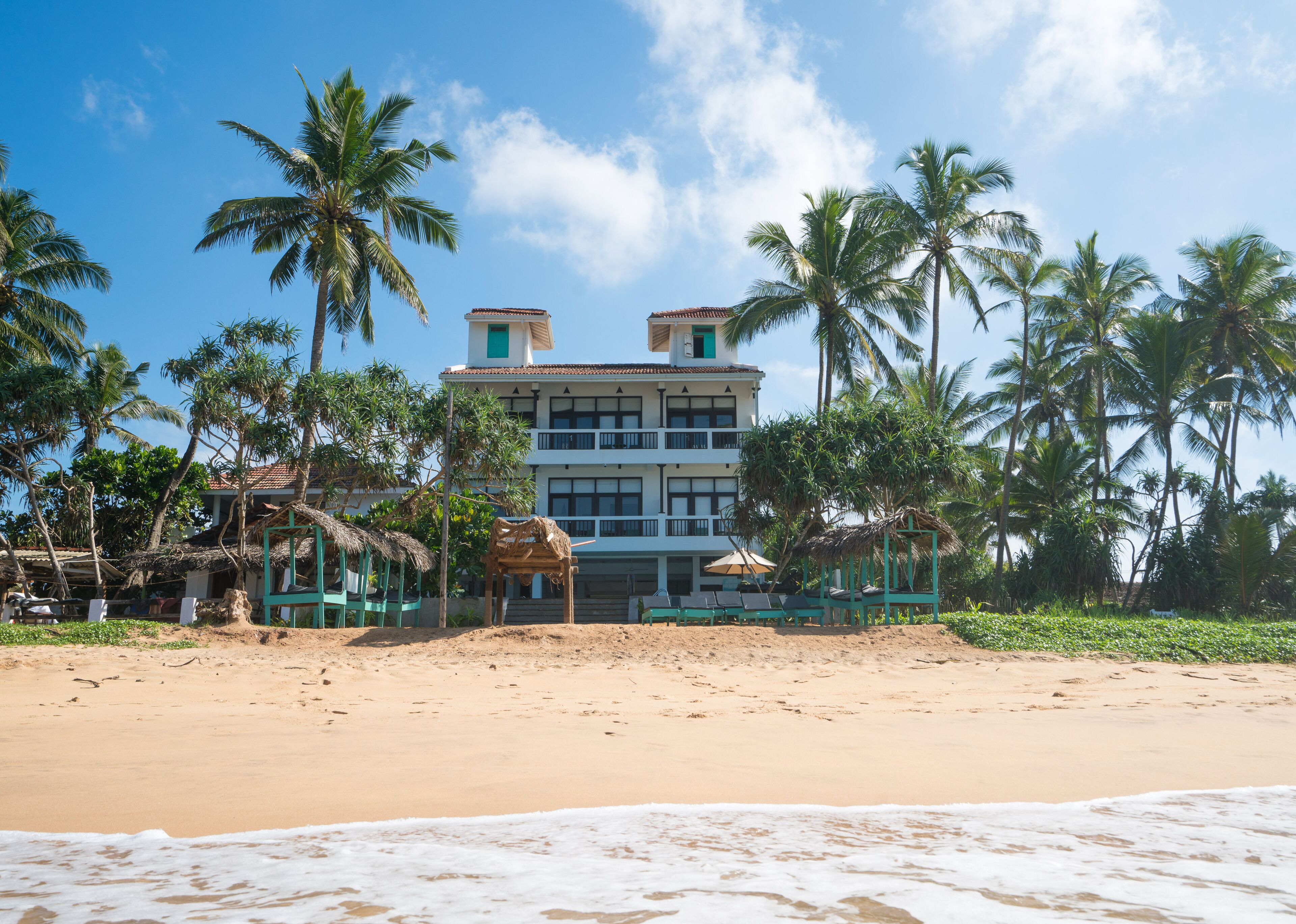 Vista frontal de la propiedad