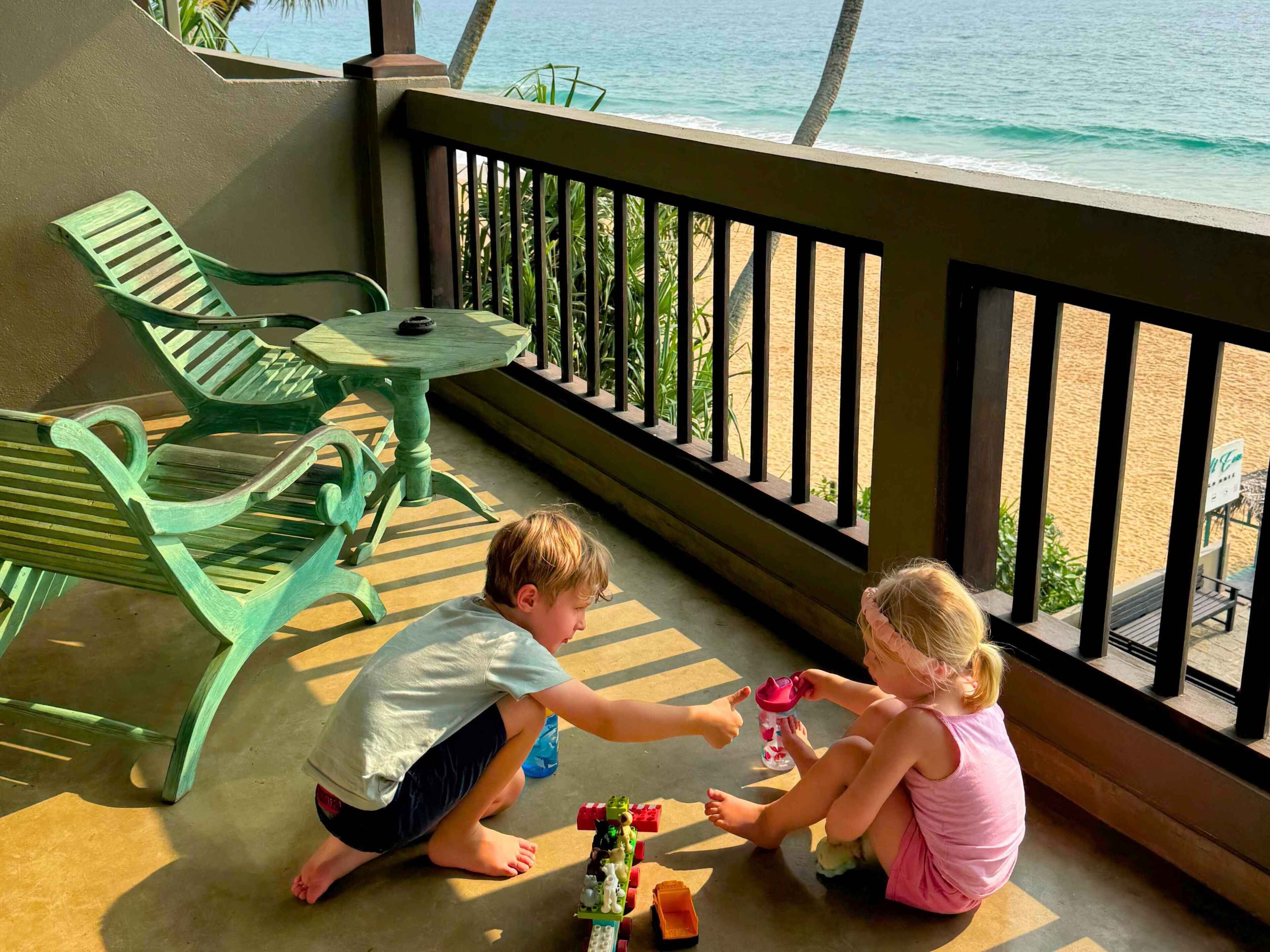 Huone, 1 suuri parisänky, merinäköala | Parveke