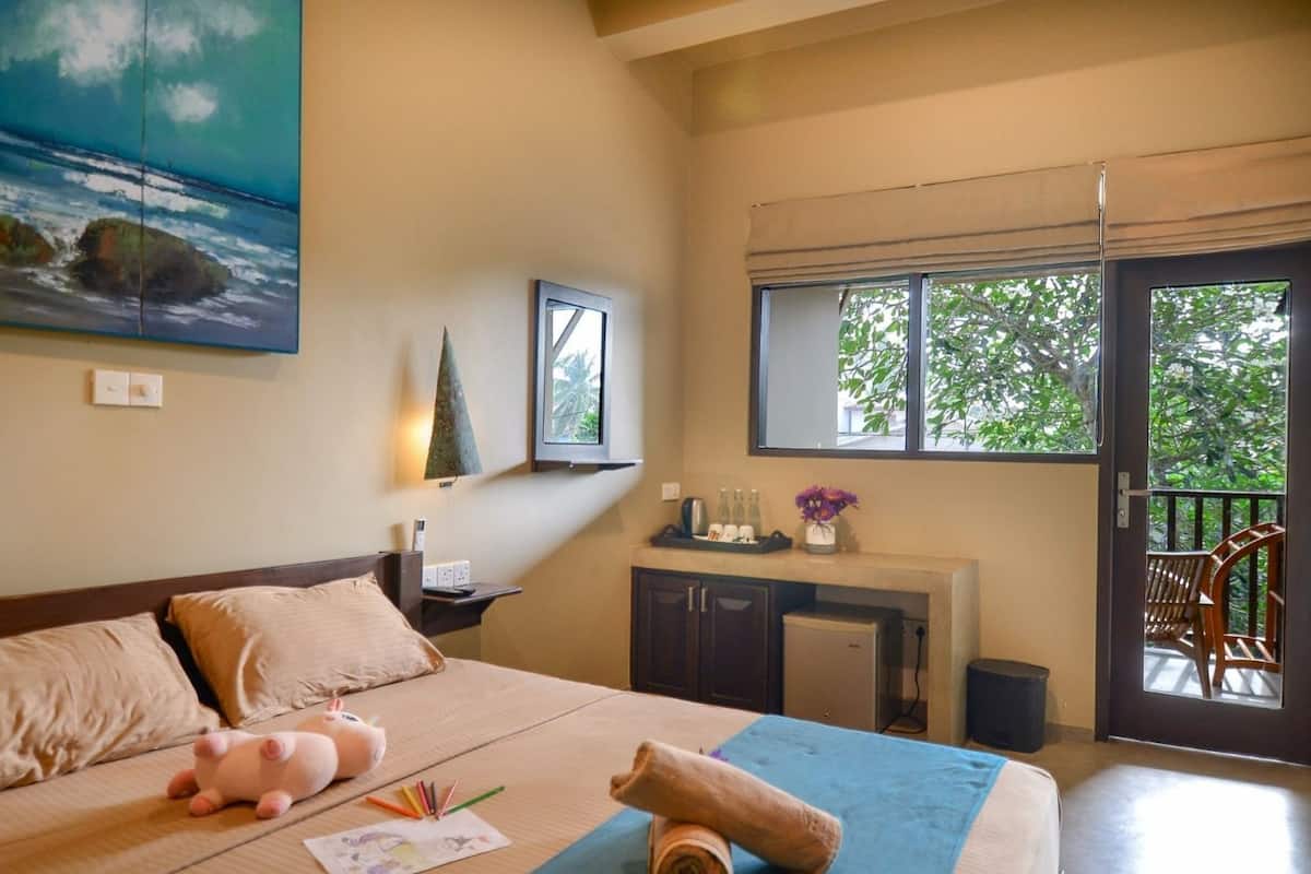 Minibar, in-room safe, blackout drapes, iron/ironing board (on request)