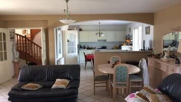 TV, fireplace, table tennis