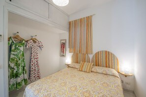 3 bedrooms, iron/ironing board, free WiFi