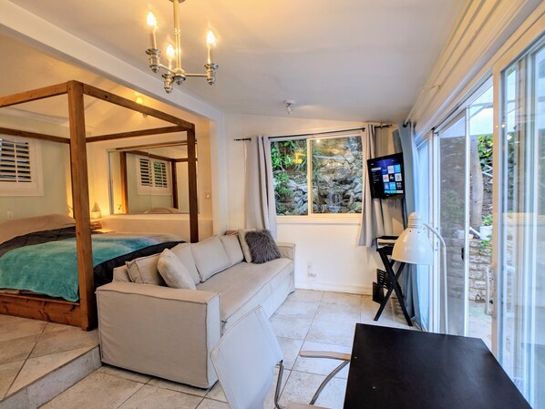 2 bedrooms, desk, iron/ironing board, free WiFi