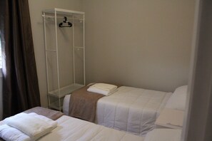 2 chambres, fer et planche à repasser, lit parapluie, Wi-Fi gratuit