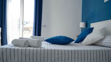 Comfort-Zimmer, 1 Queen-Bett, Stadtblick | Verdunkelungsvorhänge, kostenloses WLAN, Bettwäsche