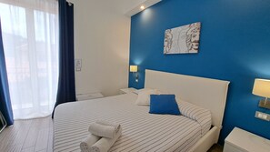 舒适客房, 1 张大床, 城市景观 | 遮光窗帘、免费 WiFi、床单