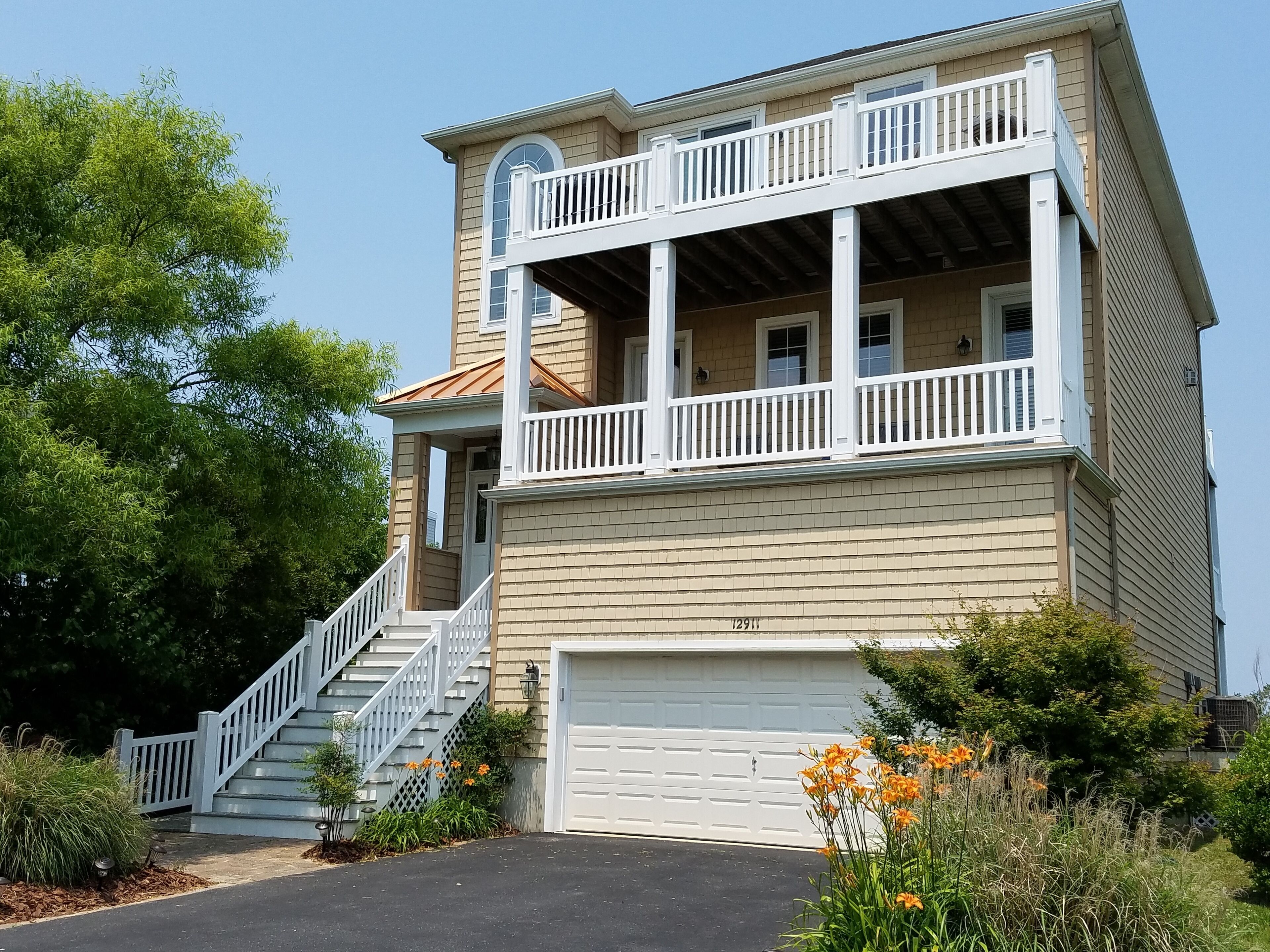 Marsh Magic: Serene Getaway Near Sunset Marina and Inlet