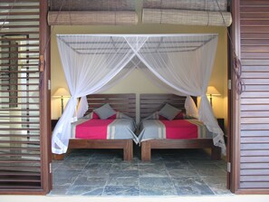 2 Schlafzimmer, Zimmersafe, Schreibtisch, Bügeleisen/Bügelbrett