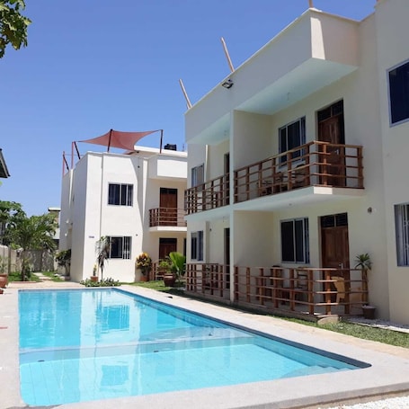 Outdoor pool. Pendo Villas Diani Beach