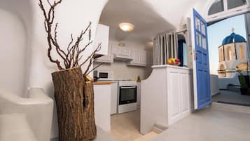 Microwave, coffee/tea maker, toaster, cookware/dishes/utensils