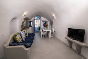 Smart TV, video games, DVD player, computer monitors