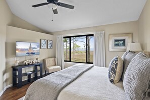 2 bedrooms, iron/ironing board, free WiFi, bed sheets - Bay Views- Heron Walk Sandestin®, Golf Cart, Beach, Pool (Miramar Beach)