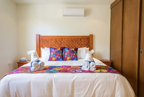 1 chambre, coffre-fort, fer et planche à repasser