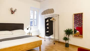 1 slaapkamer, een strijkplank/strijkijzer, reisbedje, wifi
