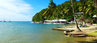 Fully staffed villa with a view of the ocean! Families welcome