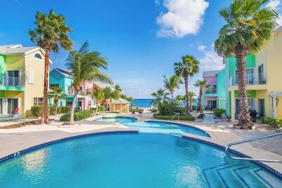 Cayman Paradise Villa #1 - 4BR Oceanfront, Pool & Quiet East End