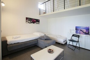 3 bedrooms, iron/ironing board, WiFi, bed sheets - Modern property with Private Golf Practice, Private Pool, Garden, WiFi, Sea VIew (Campofelice Di Roccella)