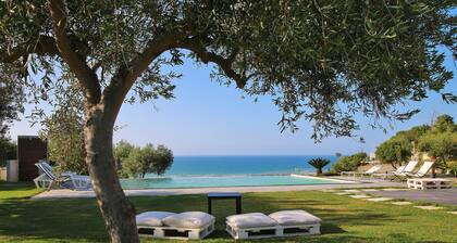 Propriété moderne avec golf privé, piscine privée, jardin, WiFi, Sea View