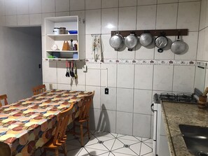 Fridge, oven, stovetop, blender